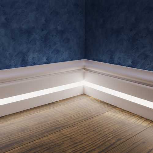 Фото Плинтус напольный с подсветкой LED Evrowood PN 100 Белый, крашеный  (100*16*2000)